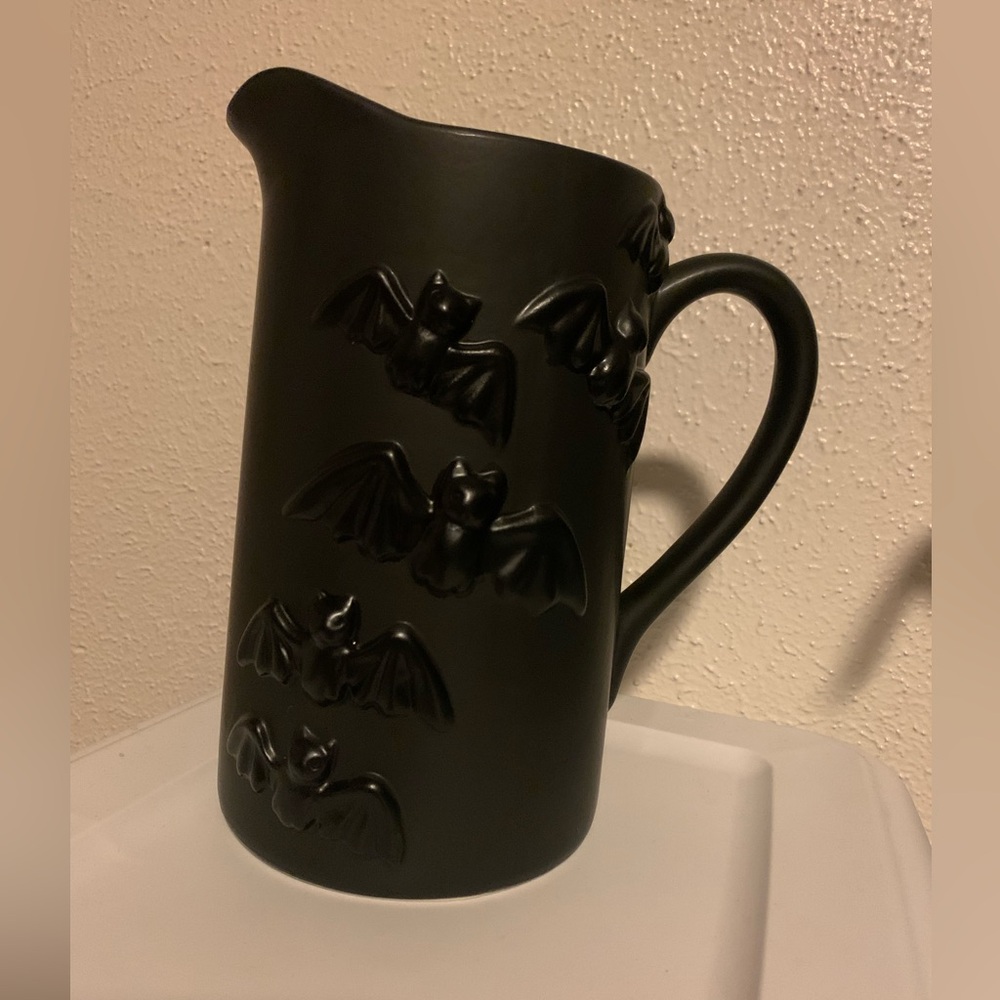 NEW🦇🎃Halloween 🎃 🦇Bat Decorative Drink Pitcher